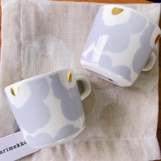 マリメッコ(marimekko)の【新品完売品】マリメッコアイシーグレー×ゴールドコーヒーカップ2点セット♡(食器)