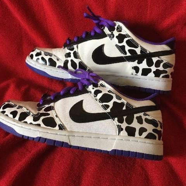 NIKE(ナイキ)のDUNK LOW GS White/Black/Purple 丑年 24.5 レディースの靴/シューズ(スニーカー)の商品写真