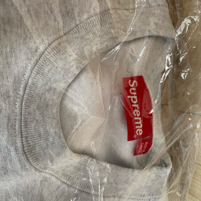 Supreme 20FW Futura Logo Crewneck box