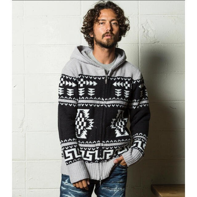 TMT SHAGGY BOA NATIVE PATTERN HOODIEBLACK