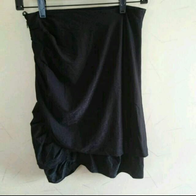 NOVESPAZIO(ノーベスパジオ)のNOVESPAZI0☆黒ラメ・スカート レディースのスカート(ミニスカート)の商品写真