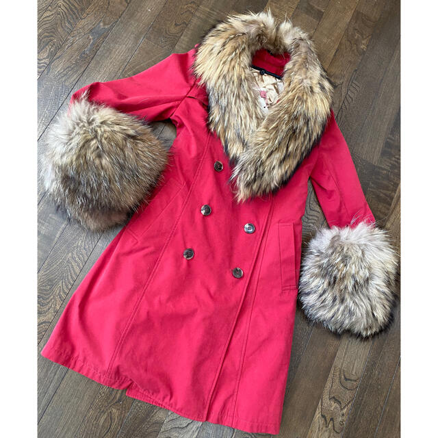 Nina mew(ニーナミュウ)のNina mew ニーナミュー　ファー　毛皮　トレンチ　コート　赤　レッド レディースのジャケット/アウター(毛皮/ファーコート)の商品写真