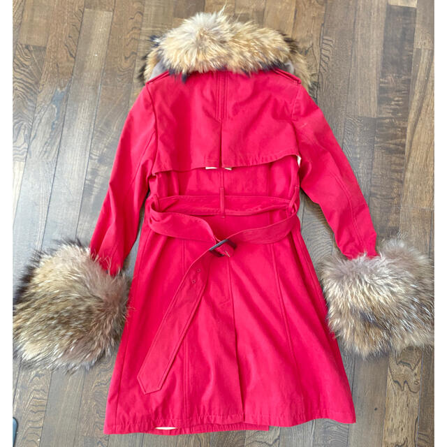 Nina mew(ニーナミュウ)のNina mew ニーナミュー　ファー　毛皮　トレンチ　コート　赤　レッド レディースのジャケット/アウター(毛皮/ファーコート)の商品写真
