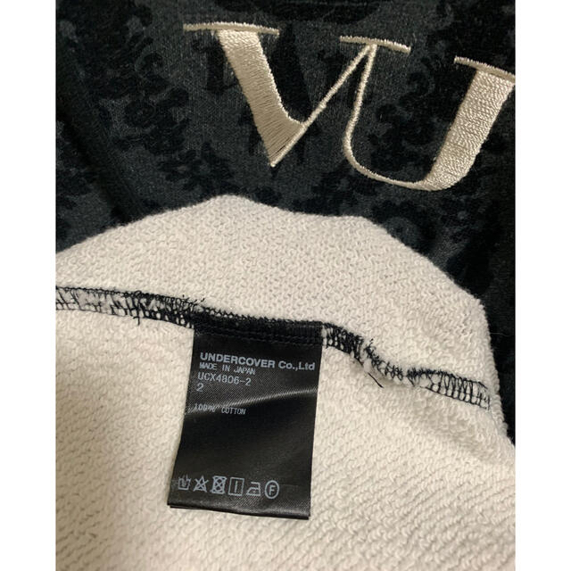 UNDERCOVER(アンダーカバー)の大幅値下げ中　UNDERCOVER VALENTINO 総柄パーカー メンズのトップス(パーカー)の商品写真