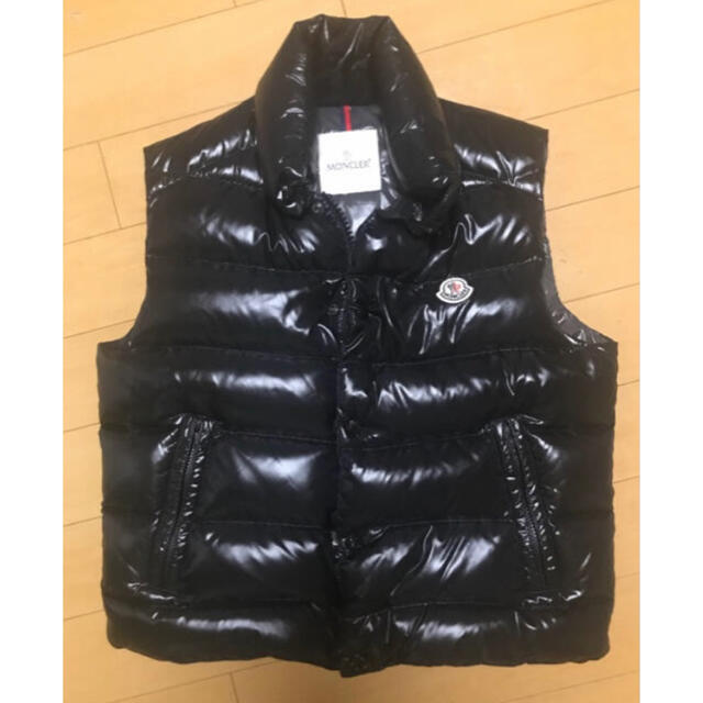 MONCLER(モンクレール)のモンクレール  ダウンベスト　TIB メンズのジャケット/アウター(ダウンベスト)の商品写真