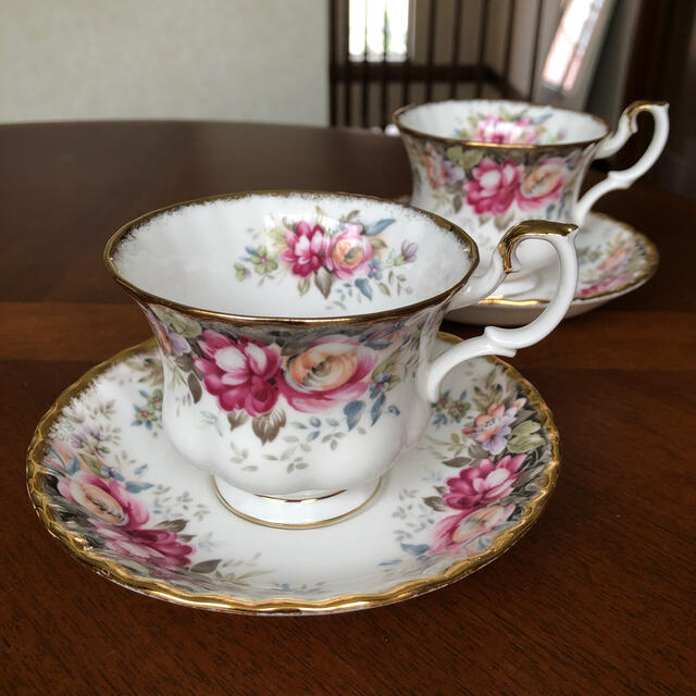 ROYAL ALBERT(ロイヤルアルバート)の【美品】ロイヤルアルバート★オータムローズ★C/S 1客 インテリア/住まい/日用品のキッチン/食器(食器)の商品写真