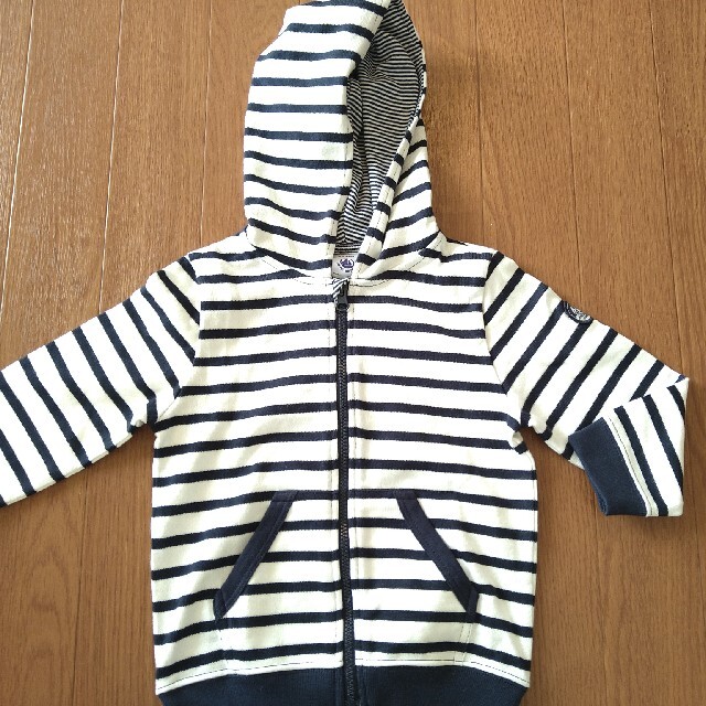 PETIT BATEAU(プチバトー)のプチバトー☆新品パーカー86cm キッズ/ベビー/マタニティのベビー服(~85cm)(トレーナー)の商品写真