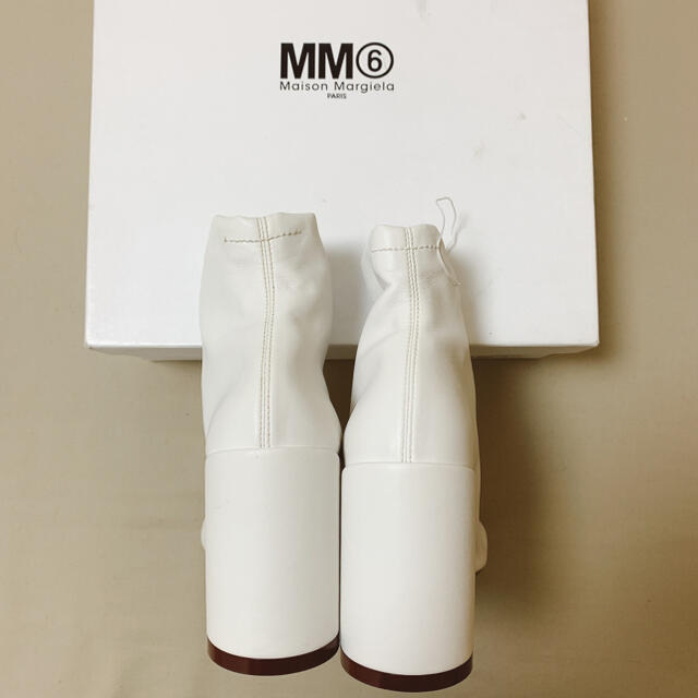 MM6(エムエムシックス)のMM6 スクエアトゥアンクルブーツ ショートブーツ 白 37 レディースの靴/シューズ(ブーツ)の商品写真