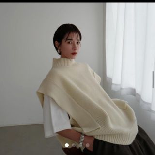 トゥデイフル(TODAYFUL)のCLANE SQUARE SLEEVE KNIT VEST  完売品 試着のみ(ニット/セーター)