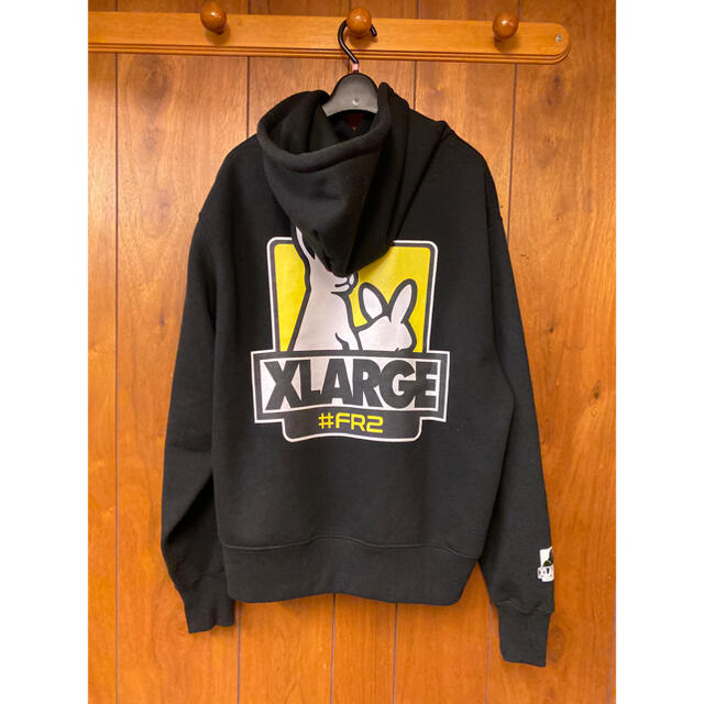 XLARGE(エクストララージ)のFR2×XLARGEコラボパーカー メンズのトップス(パーカー)の商品写真