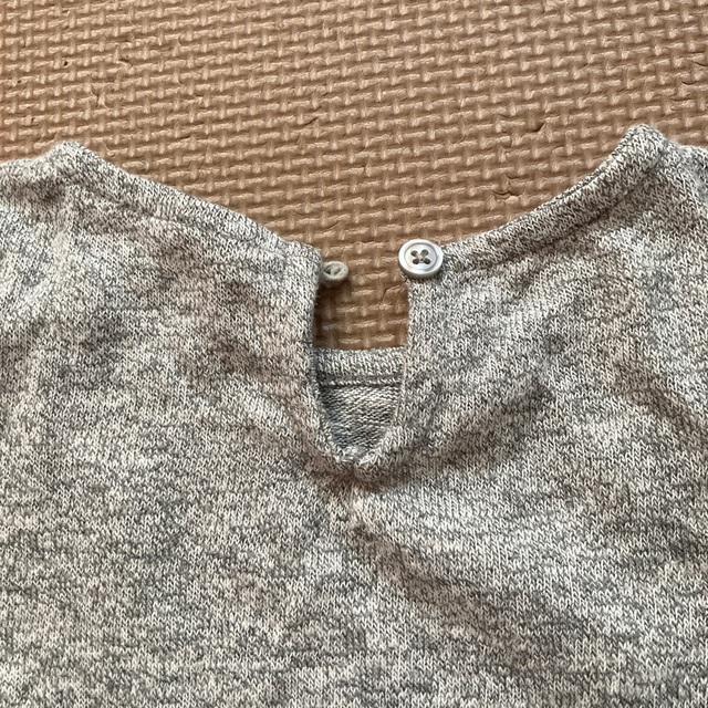 babyGAP(ベビーギャップ)の【baby gap】長袖　トップス　80 キッズ/ベビー/マタニティのベビー服(~85cm)(シャツ/カットソー)の商品写真