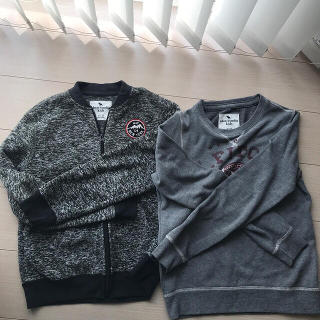 Abercrombie&Fitch(アバクロンビーアンドフィッチ)のアバクロキッズ　フリース&トレーナー&Tシャツ　セット キッズ/ベビー/マタニティのキッズ服男の子用(90cm~)(Tシャツ/カットソー)の商品写真