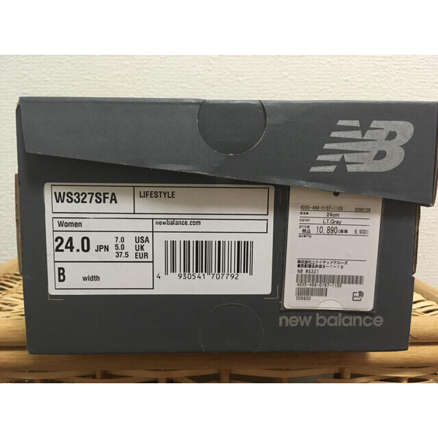 New Balance(ニューバランス)の新品未使用品【New Balance】ニューバランス327 24.0 グレー レディースの靴/シューズ(スニーカー)の商品写真