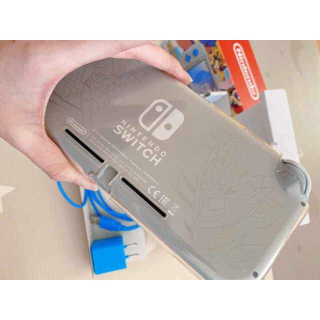 Nintendo Switch(ニンテンドースイッチ)のニンテンドースイッチライト ザシアン･ザマゼンタ ポケットモンスター ソード エンタメ/ホビーのゲームソフト/ゲーム機本体(携帯用ゲーム機本体)の商品写真