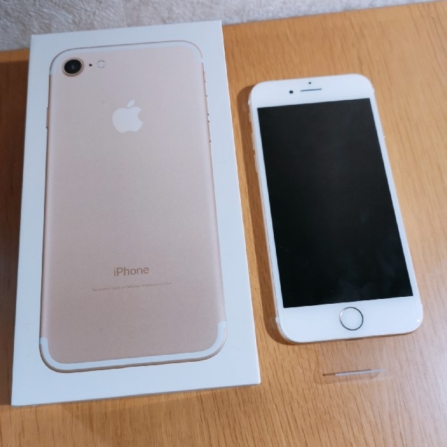 iPhone7 本体 Gold 32GB SIMフリー 箱&ケーブル・アダプタ付