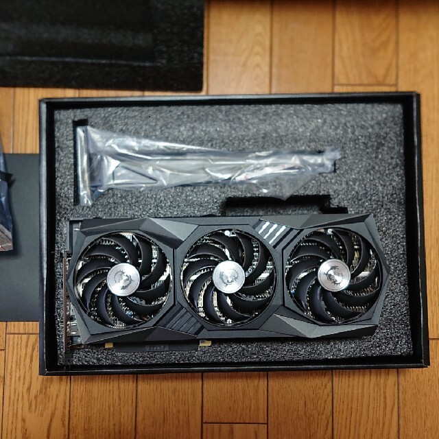 GeForceRTX の通販 by foxam's shop｜ラクマ 3070GAMING X TRIO 得価新品