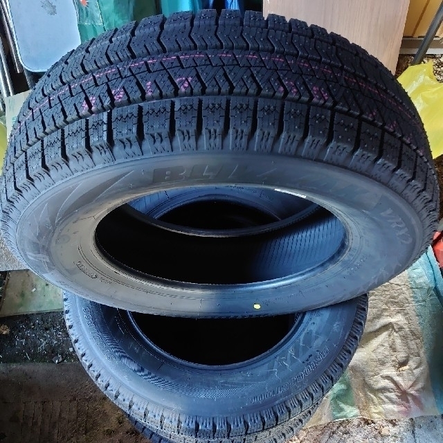 スタッドレスタイヤ 195/65R15