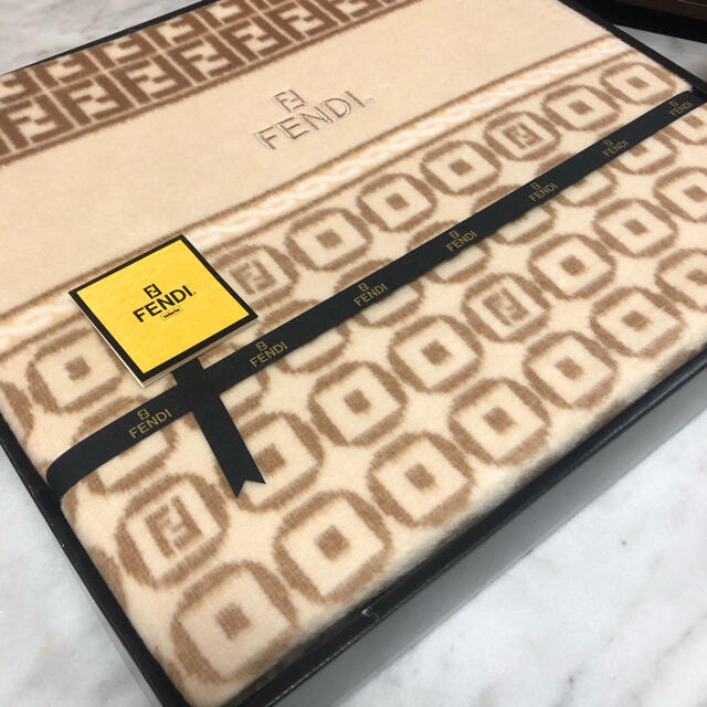 FENDI フェンディ 毛布-