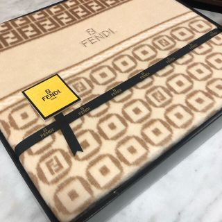 フェンディ(FENDI)のFENDI フェンディ　毛布(毛布)