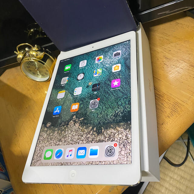 極美品　iPad  Air 16GB  セルラー　アイパッド　エア