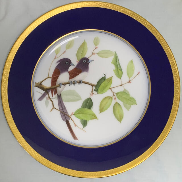 大倉陶園　手描き飾り皿　2羽の鳥　瑠璃片葉金蝕