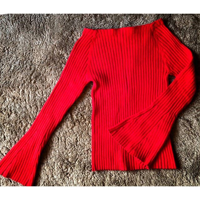 LOWRYS FARM(ローリーズファーム)のローリーズファーム　ニット トップス　フレア袖　赤 レディースのトップス(ニット/セーター)の商品写真