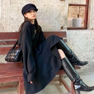 ザラ(ZARA)のロマンティックスウェットワンピース　BLACK(ひざ丈ワンピース)