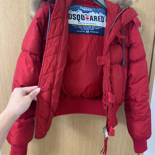 しておりま DSQUARED2オーバーサイズダウン赤 のサイズ