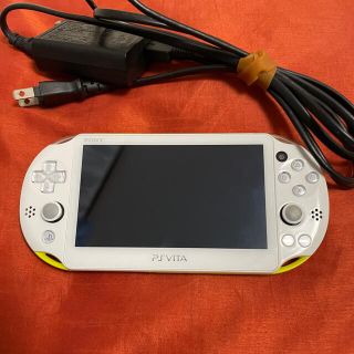 プレイステーションヴィータ(PlayStation Vita)のPSvita Wi-Fiモデル ライムグリーン/ホワイト PCH-2000 本体(携帯用ゲーム機本体)