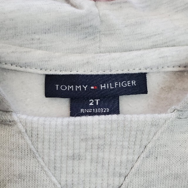 TOMMY HILFIGER(トミーヒルフィガー)の専用！〘 新品・未使用 〙TOMMY HILFIGER スパンコールセトア 2T キッズ/ベビー/マタニティのキッズ服女の子用(90cm~)(その他)の商品写真