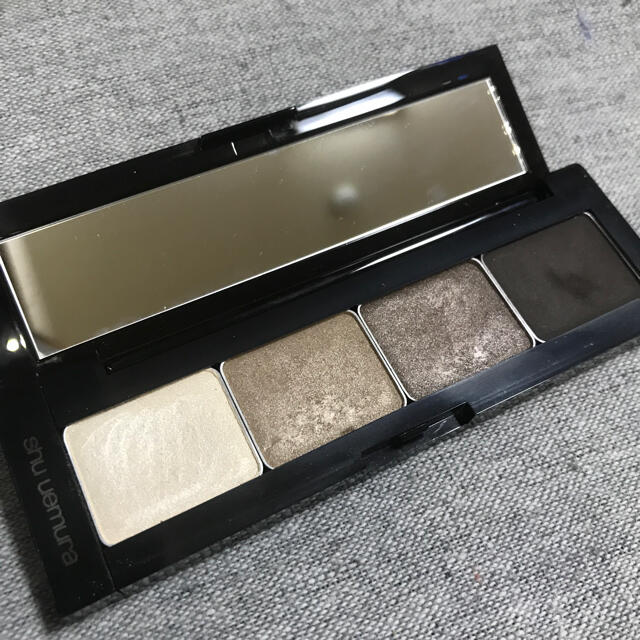 shu uemura(シュウウエムラ)のshu uemura カラーパレット コスメ/美容のベースメイク/化粧品(アイシャドウ)の商品写真