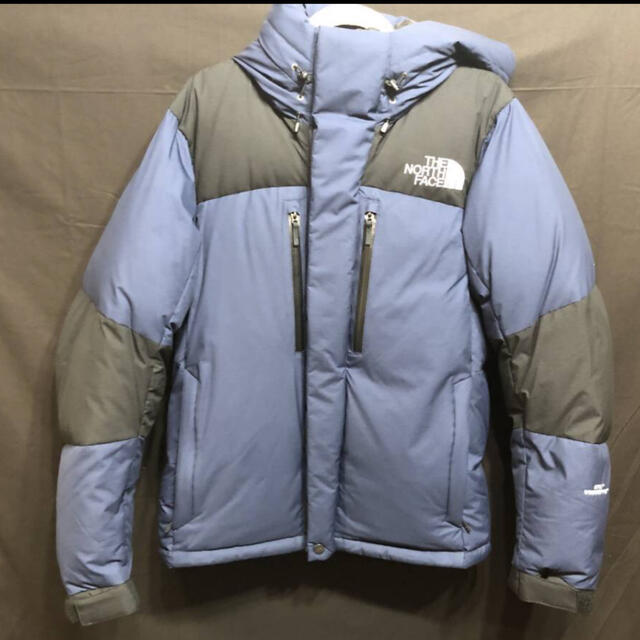 THE NORTH FACE(ザノースフェイス)の美品　ノースフェイス　バルトロライト　ジャケット　コズミックブルー 日本Lサイズ メンズのジャケット/アウター(ダウンジャケット)の商品写真