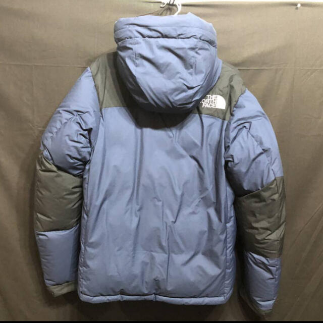 THE NORTH FACE(ザノースフェイス)の美品　ノースフェイス　バルトロライト　ジャケット　コズミックブルー 日本Lサイズ メンズのジャケット/アウター(ダウンジャケット)の商品写真