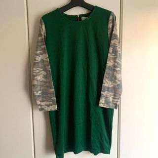 エイチアンドエム(H&M)の◎美品◎カモフラージュ柄ワンピース グリーン(ひざ丈ワンピース)