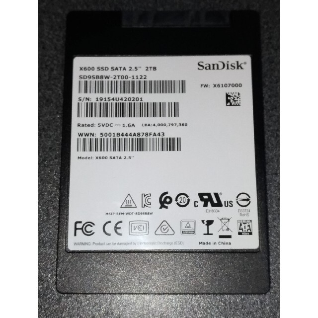 SanDisk(サンディスク)のSanDisk 2TB SSD SD9SB8W-2T00-1122 スマホ/家電/カメラのPC/タブレット(PCパーツ)の商品写真