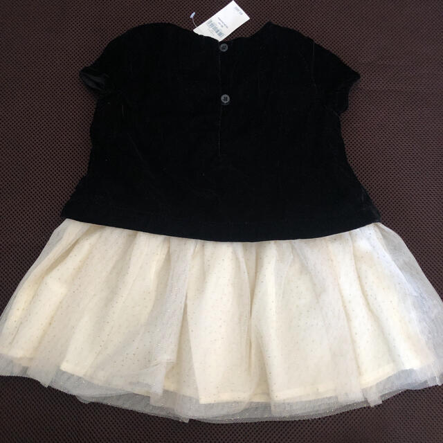 babyGAP(ベビーギャップ)の新品！baby gap ワンピース 90 カバーパンツつき キッズ/ベビー/マタニティのキッズ服女の子用(90cm~)(ワンピース)の商品写真