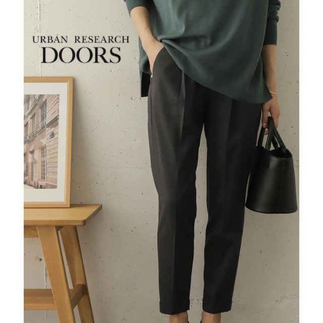 URBAN RESEARCH DOORS(アーバンリサーチドアーズ)の新品タグ付 ★ DOORSツイルストレッチテーパードイージーパンツ レディースのパンツ(カジュアルパンツ)の商品写真