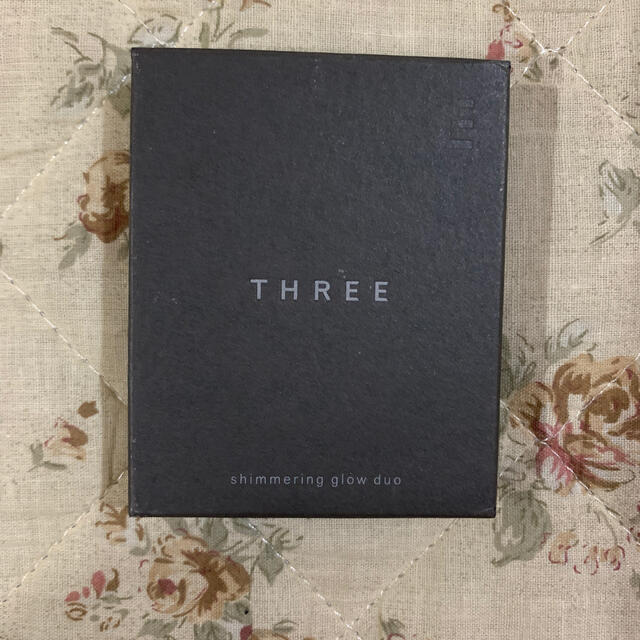 THREE(スリー)のTHREE  シマリング  グロー  デュオ  ０１ コスメ/美容のベースメイク/化粧品(その他)の商品写真