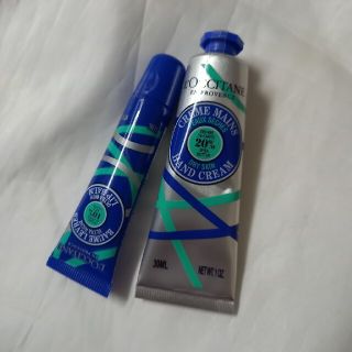 ロクシタン(L'OCCITANE)の＃L’OCCITANE　SHバグ&キス【販売価格￥3,300】(リップグロス)