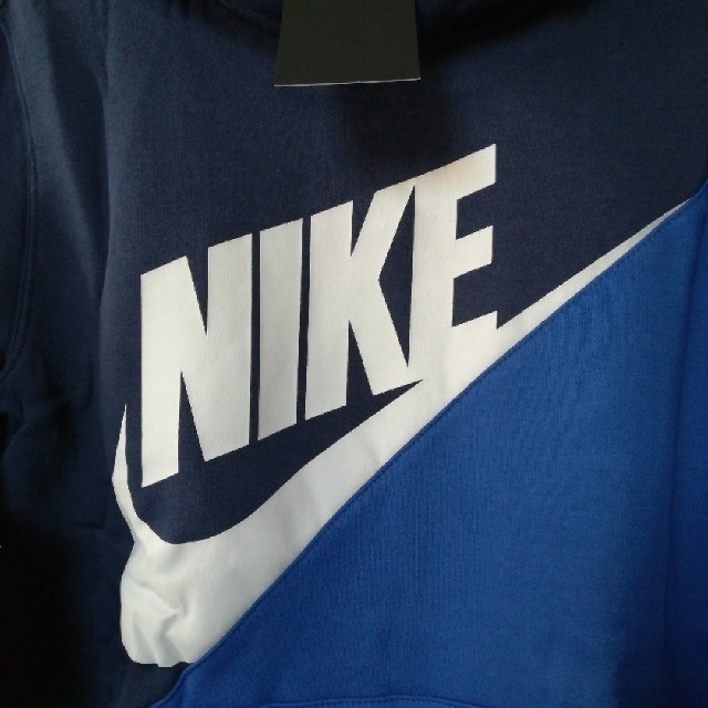 NIKE(ナイキ)の子供 NIKE〘新品〙ナイキデカロゴ パーカー キッズ160〜170(XL) キッズ/ベビー/マタニティのキッズ服男の子用(90cm~)(ジャケット/上着)の商品写真