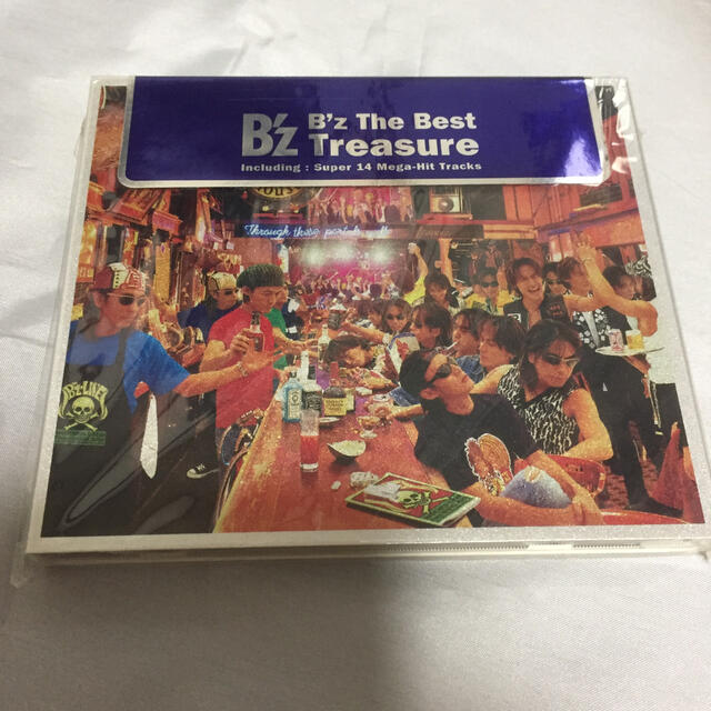 B'z The Best “Treasure" エンタメ/ホビーのCD(ポップス/ロック(邦楽))の商品写真