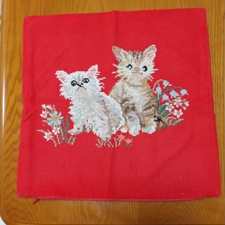 手作りクッションカバー 猫の刺繍(クッションカバー)