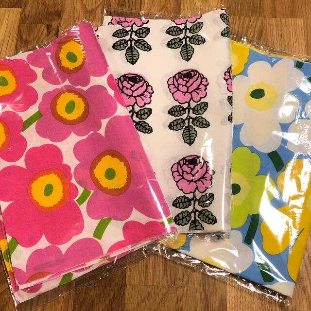 marimekko(マリメッコ)のマリメッコ　生地　新品未使用　a セット その他のその他(その他)の商品写真