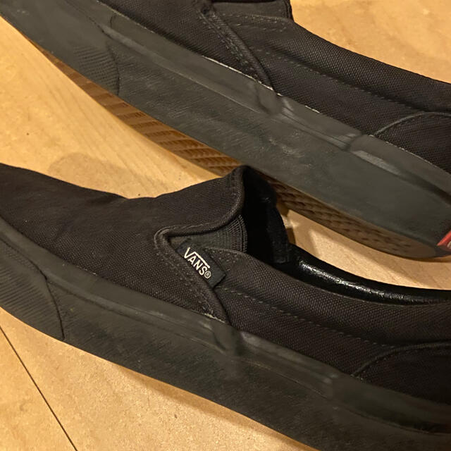 VANS(ヴァンズ)の中古　vans スリッポン　黒　23 レディースの靴/シューズ(スニーカー)の商品写真