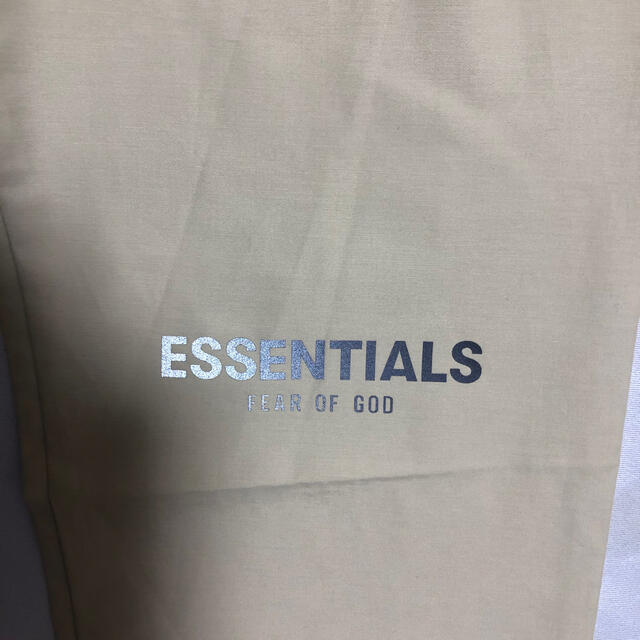 FEAR OF GOD(フィアオブゴッド)のFOG ESSENTIALS TRACK PANTS SAGE メンズのパンツ(ワークパンツ/カーゴパンツ)の商品写真