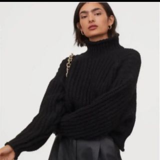 エイチアンドエム(H&M)の新品、未使用　チャンキーニット　H&M ブラック(ニット/セーター)