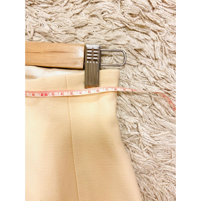 CHANEL(シャネル)の◆本日ラストセール❣️正規品 シャネル スカート 膝丈 クリーム ボタン  レディースのスカート(ひざ丈スカート)の商品写真