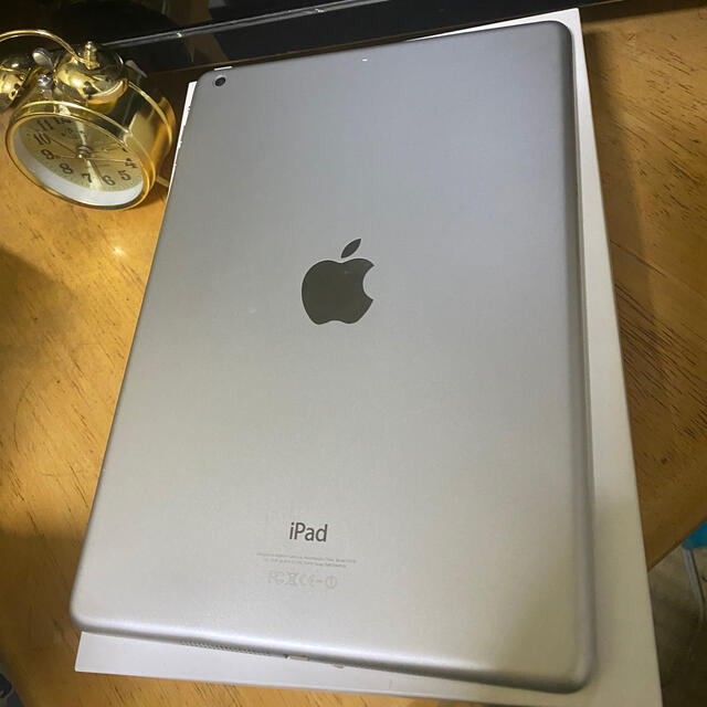 準美品　iPad  Air  大容量64GB WIFIモデル　アイパッド　エア