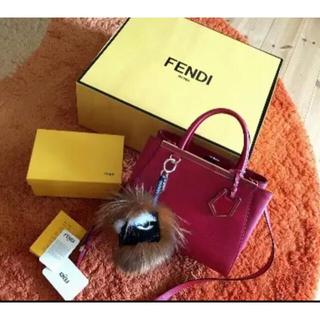フェンディ(FENDI)の伊勢丹購入 フェンディ FENDI プチトゥージュール 27万 フラミンゴレザー(ハンドバッグ)