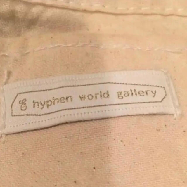 E hyphen world gallery(イーハイフンワールドギャラリー)のイーハイフン　ワールドギャラリーコラボ商品　ミッキー レディースのバッグ(トートバッグ)の商品写真